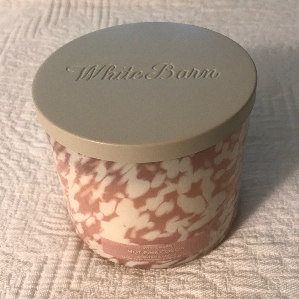 New White Barn Hot Pink Cocoa 3 Wick Candle Chocolate Vanilla Raspberry - Picture 1 of 9